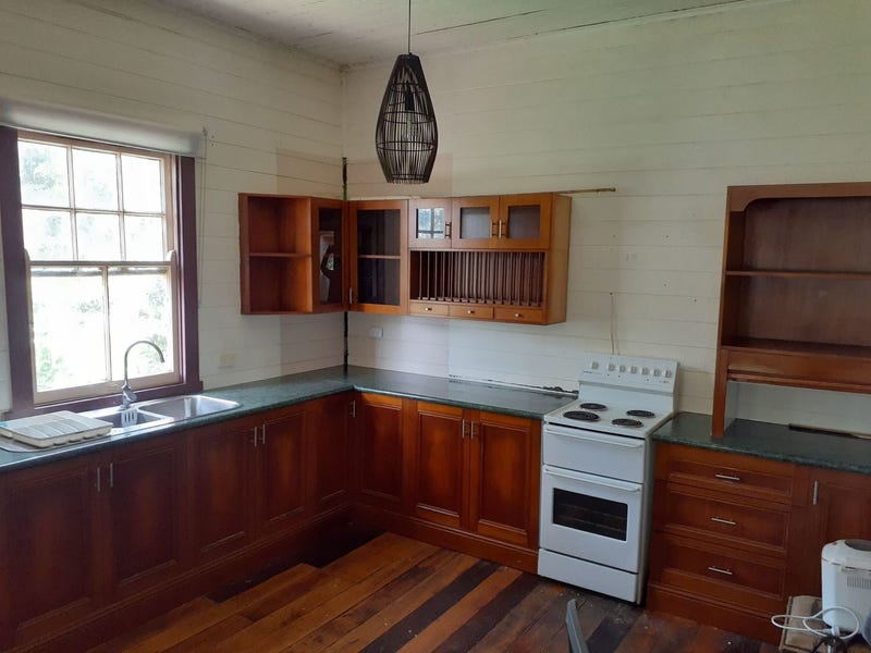 Rustic 3 Bedroom Farm Cottage 2