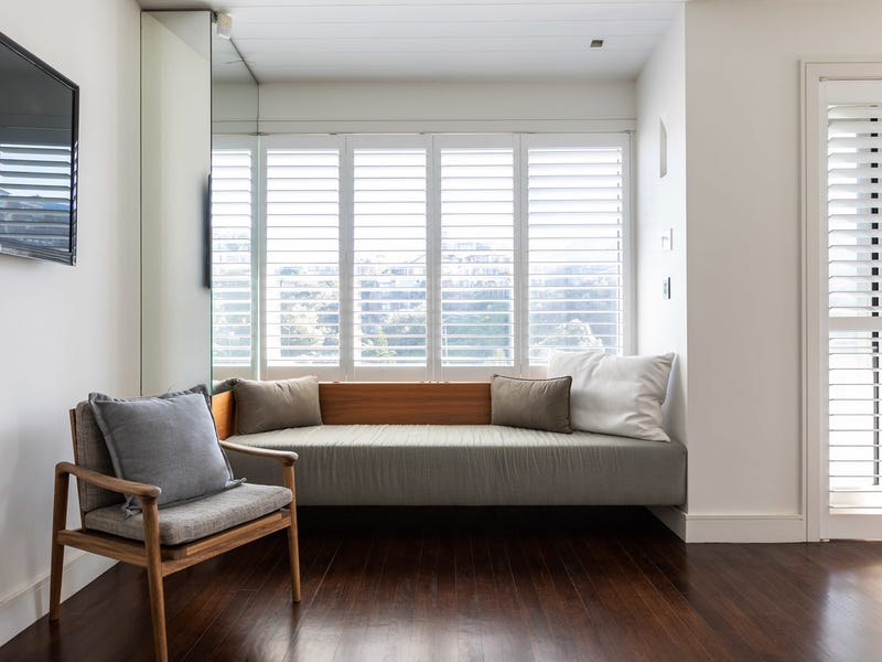 Furnished resort style house with 7