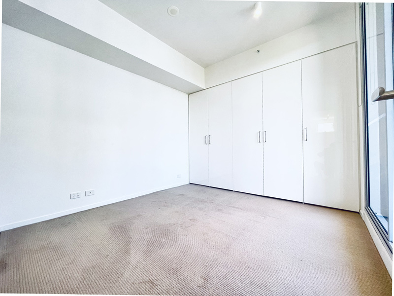 DEPOSIT TAKEN! Bright and Large 6