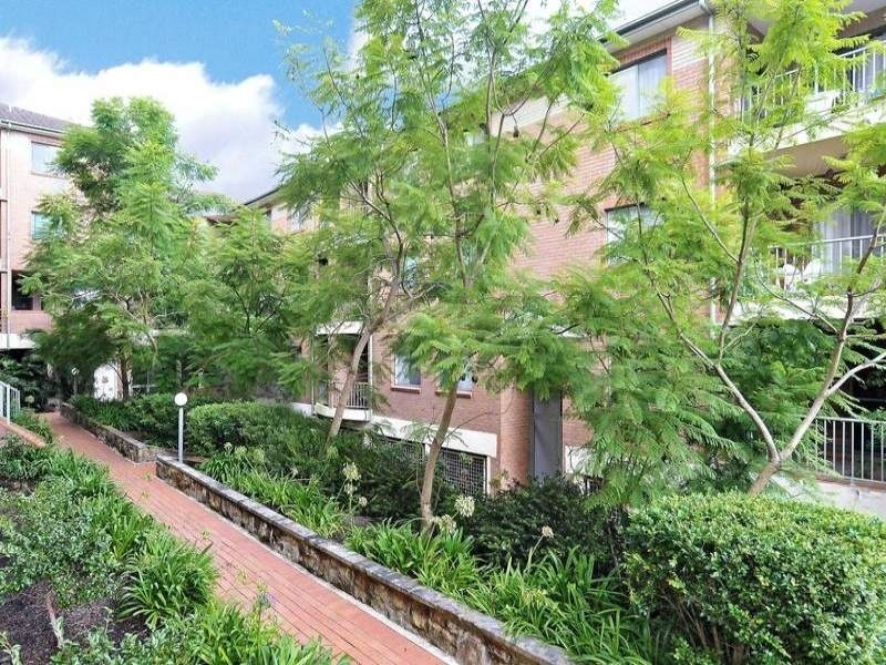 Space, privacy, convenience and bushland views.