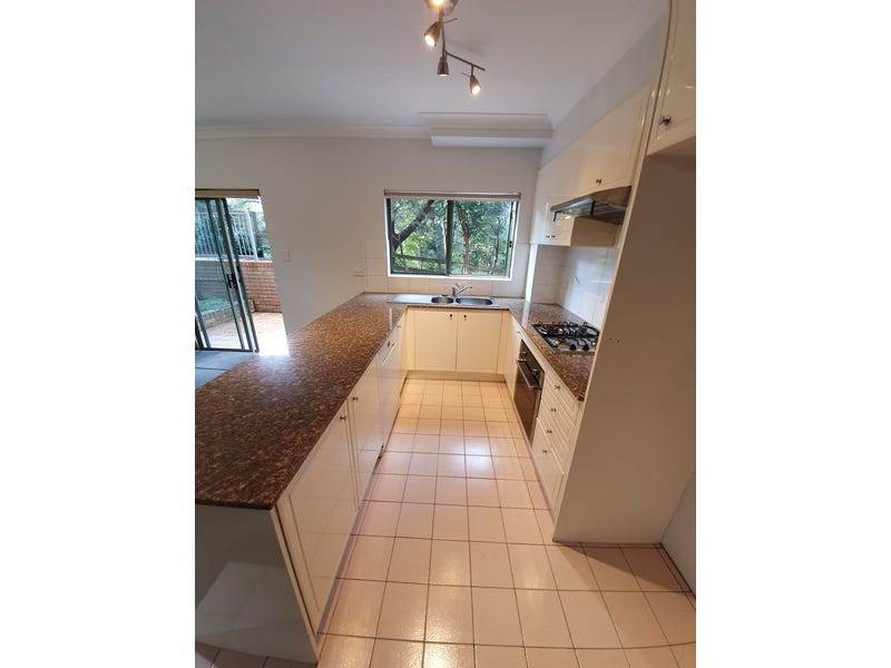 Space, privacy, convenience and bushland 6