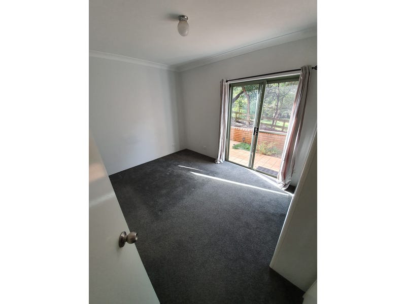 Space, privacy, convenience and bushland 7