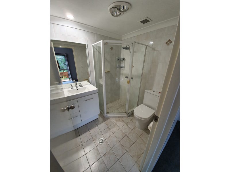 Space, privacy, convenience and bushland 8