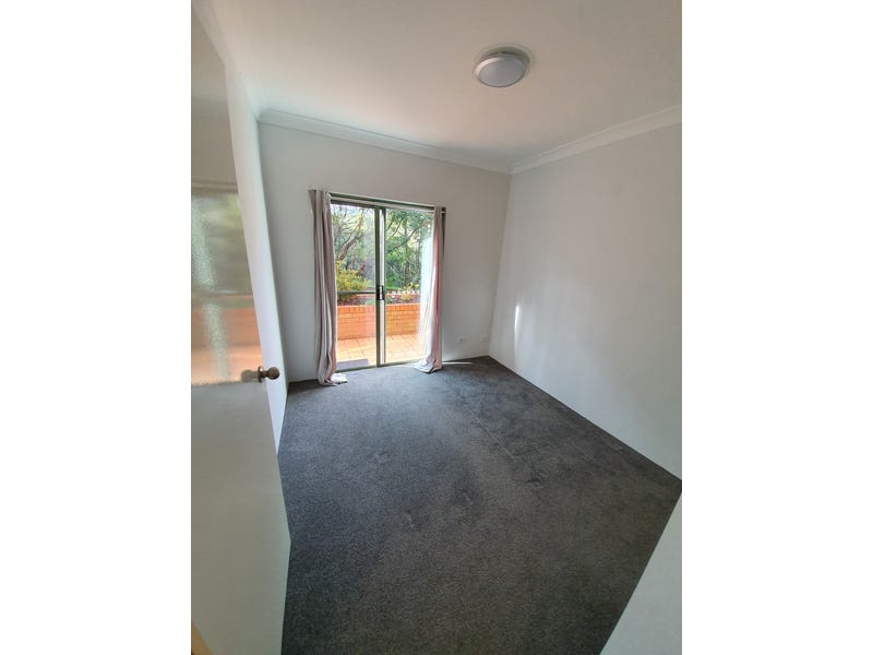Space, privacy, convenience and bushland 9
