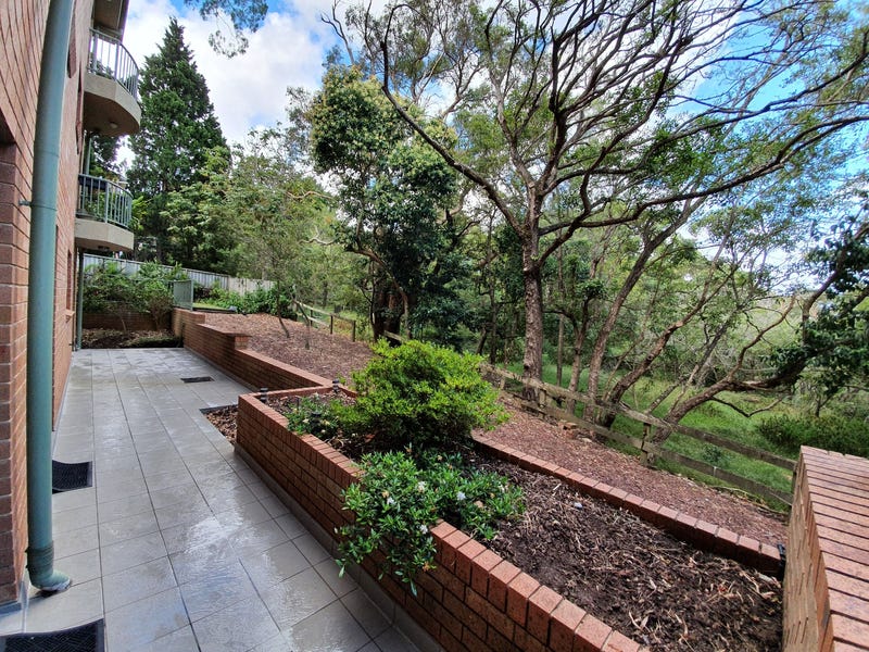 Space, privacy, convenience and bushland 13