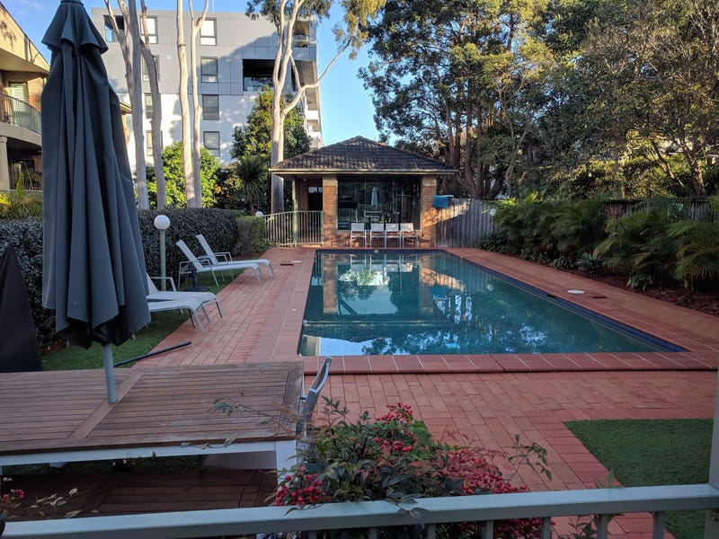 Space, privacy, convenience and bushland 14