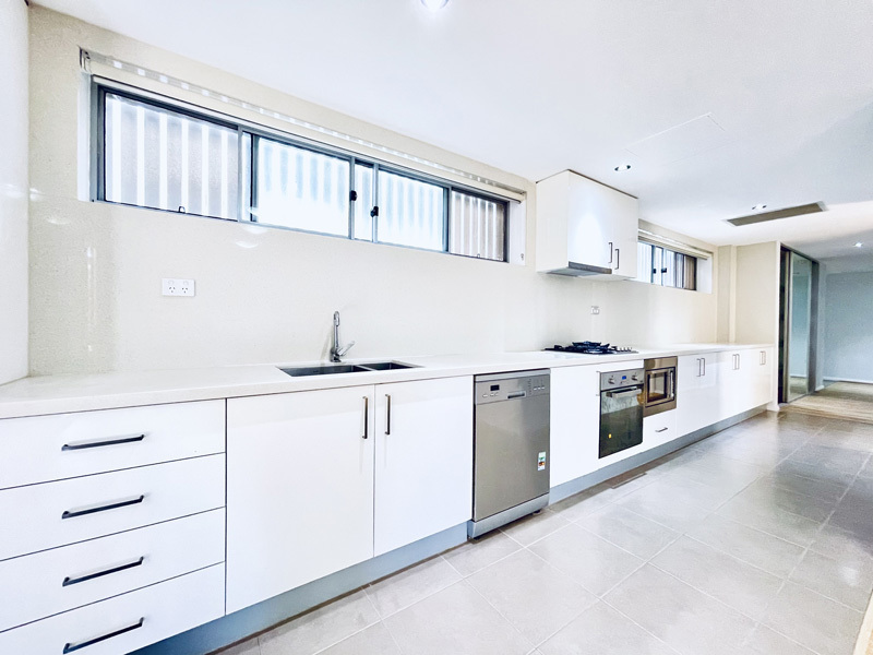 Extra Large Executive Apartment – 3