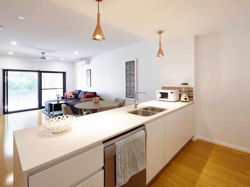 $475 per week Furnished (Unfurnished 4