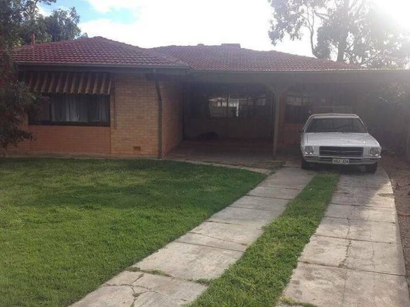 Clarence Park 1960s Era 3 bedroom house Ensuite Double garage and Pool