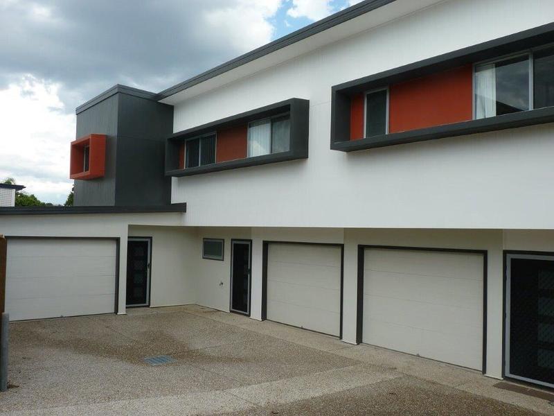 Beautiful townhouse, close to all 4