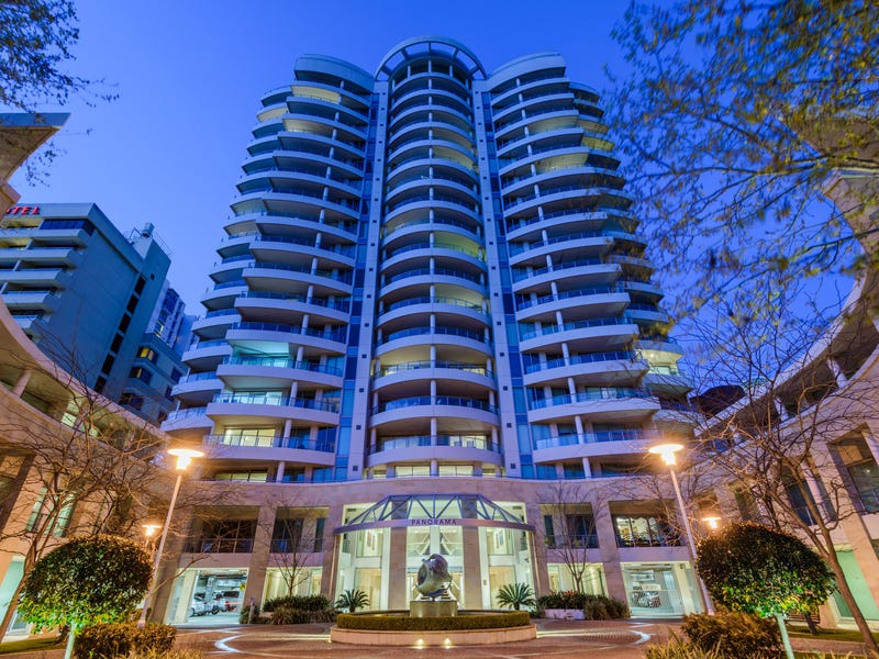 Largest* two-bedroom apartment on the market – unrestricted river views!