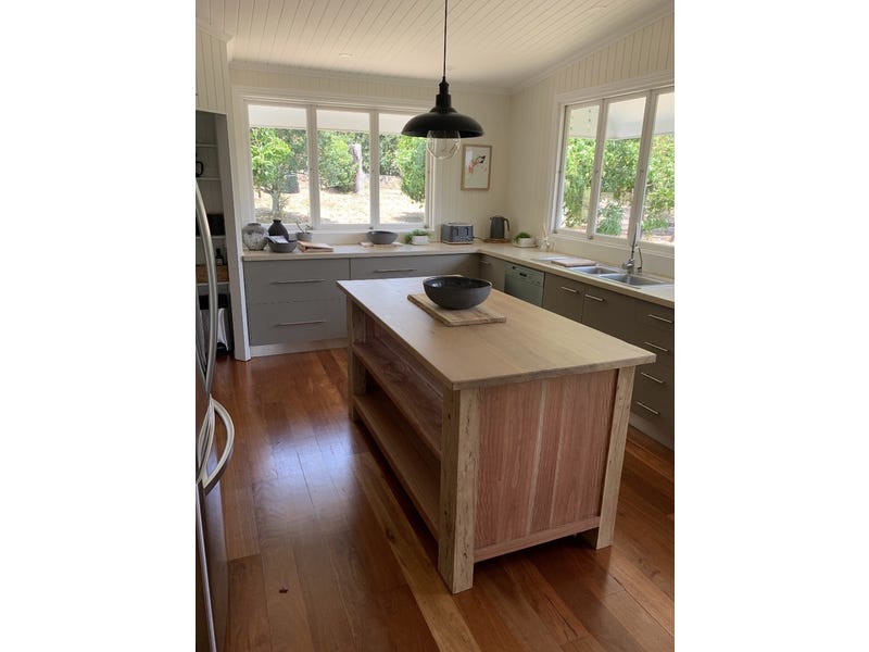 Beautiful Rural Home close to 10
