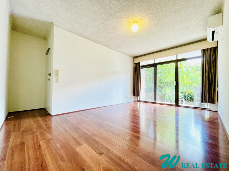 Renovated, Gorgeous and Bright Apartment 4