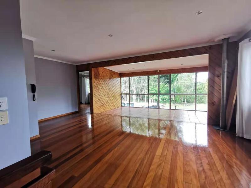 Renovated house close to light 7