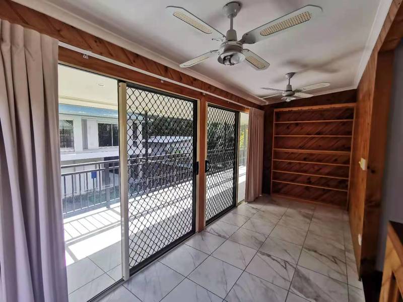 Renovated house close to light 9