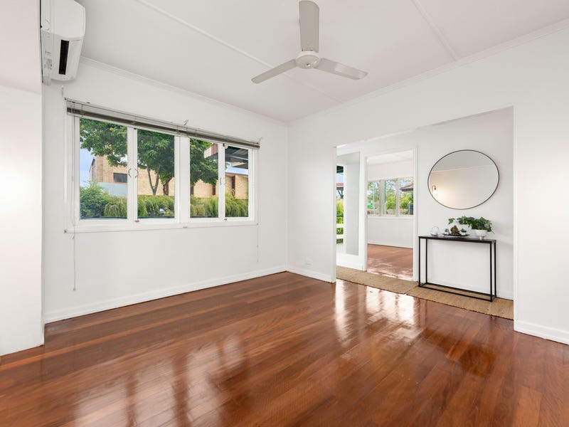 Convenient and Modern Cottage 6