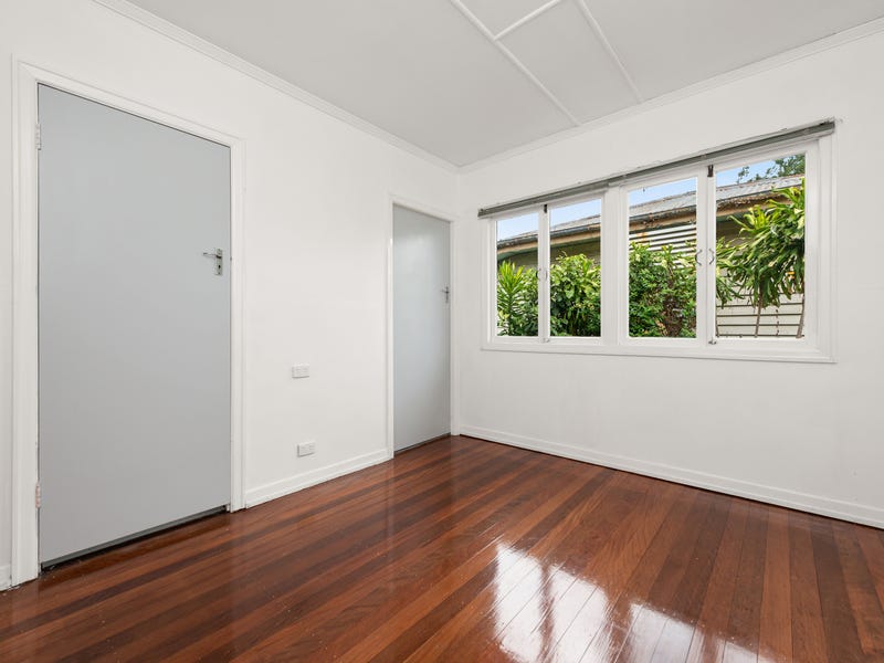 Convenient and Modern Cottage 10
