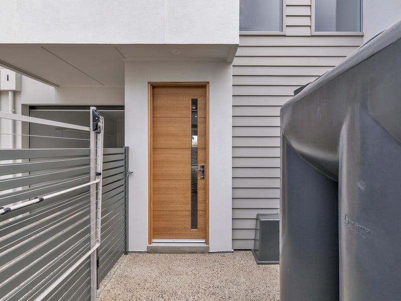 Brand New Stunning Townhouse 4