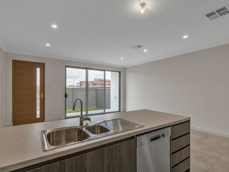 Brand New Stunning Townhouse 17