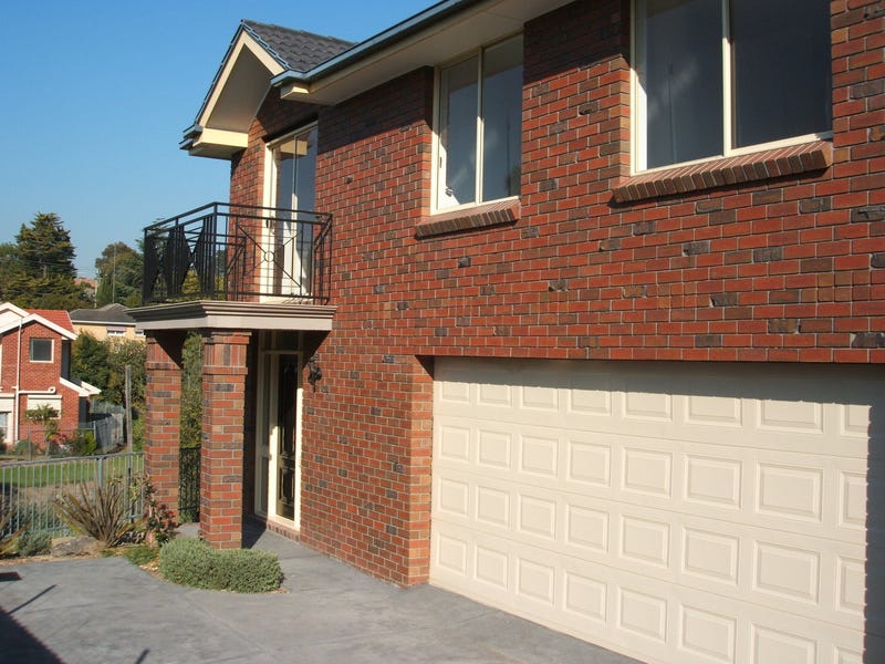 Executive Townhouse with 4 bedrooms plus study/office