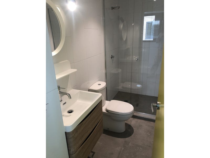 Modern 2 Bedroom Apartment 3