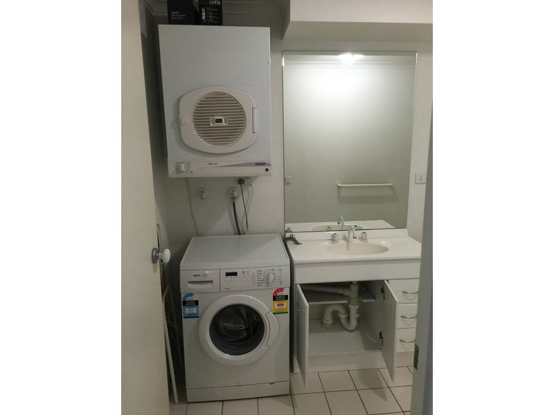 Spacious Furnished 2 Bedroom in 5