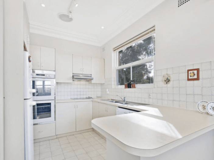Spacious Fully Furnished House Plus 2