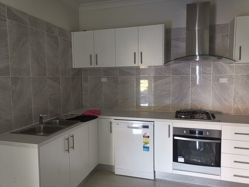 Spacious Fully Furnished House Plus 7
