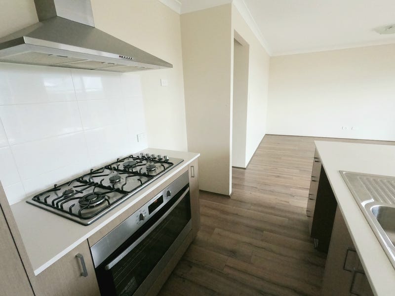 Convenient great location Aveley 6