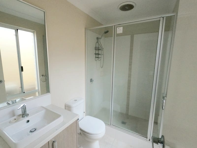 Convenient great location Aveley 8