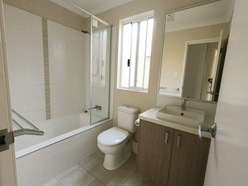 Convenient great location Aveley 10