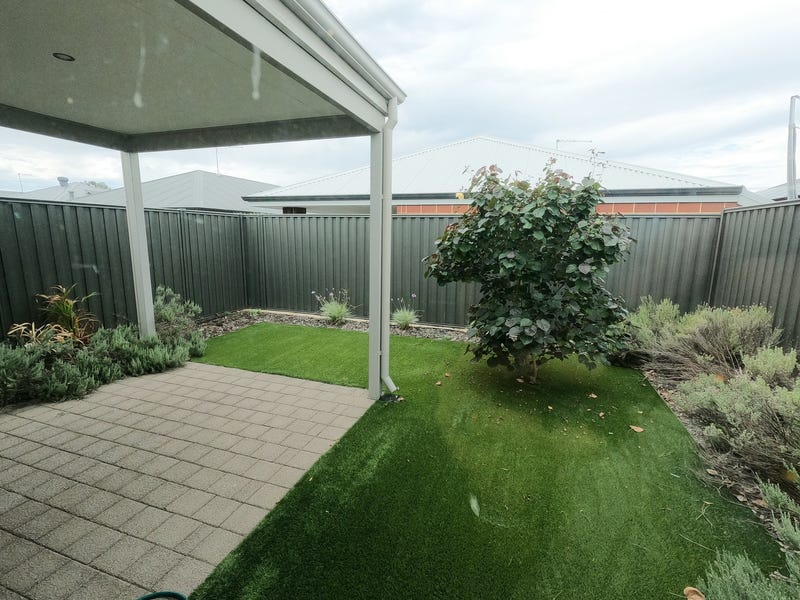 Convenient great location Aveley 11