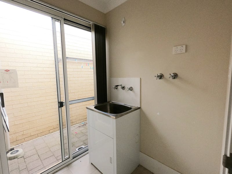 Convenient great location Aveley 14