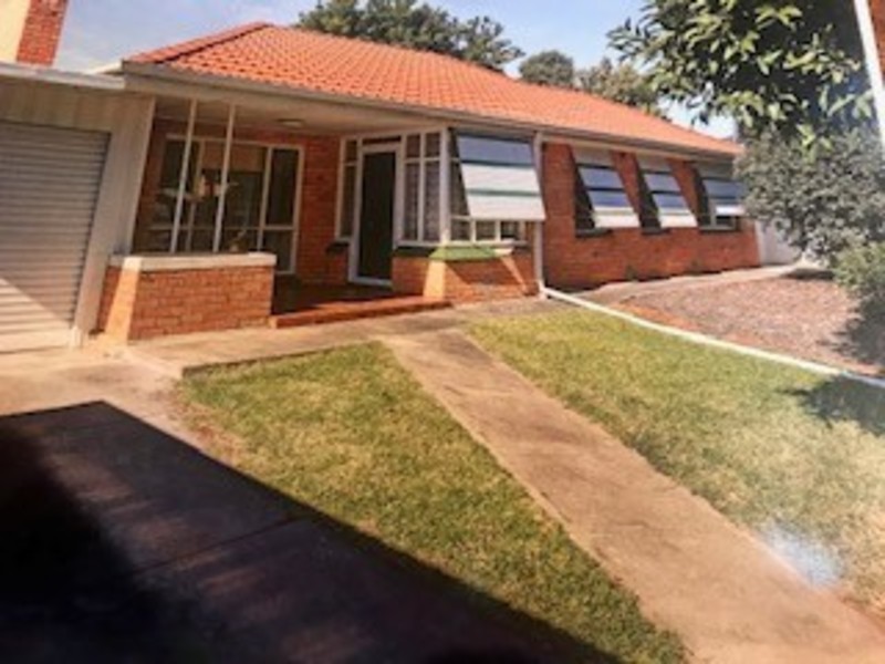 For Rent – 3 Bedroom house on quite street and large block