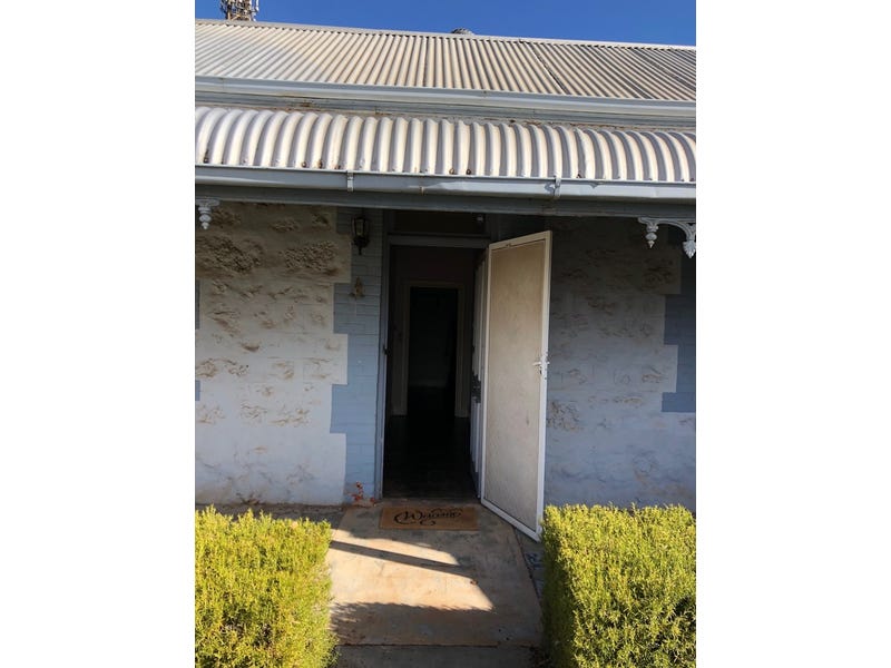 Attractive 3-bedroom home in the 2