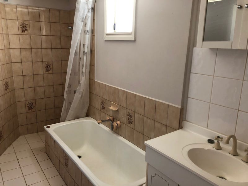 Attractive 3-bedroom home in the 6