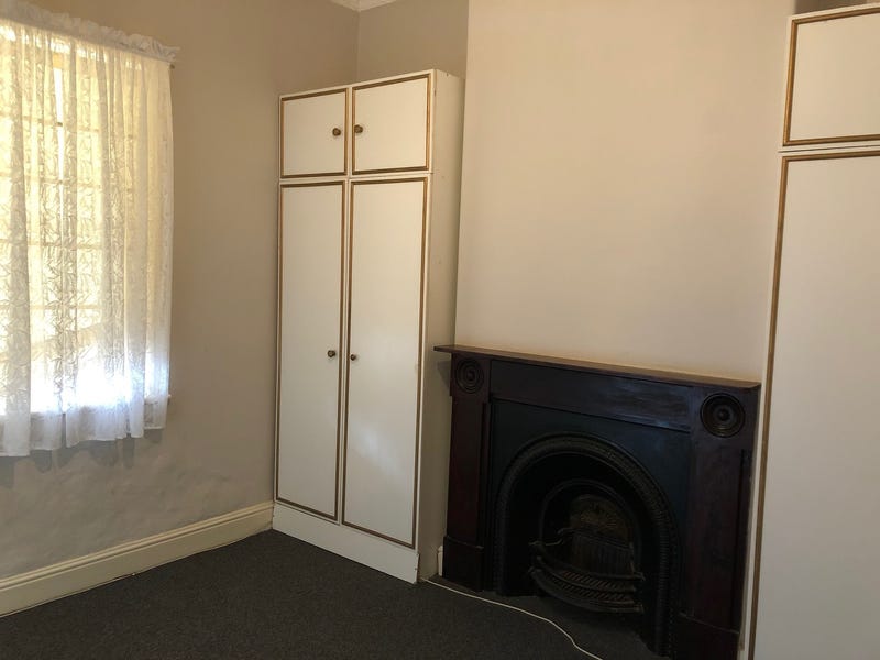 Attractive 3-bedroom home in the 8