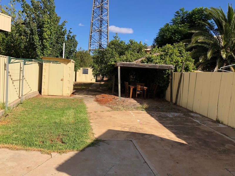 Attractive 3-bedroom home in the 11