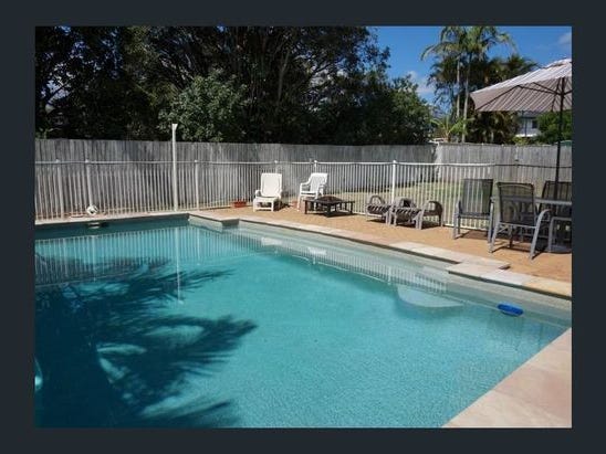 Family Home with Pool 13