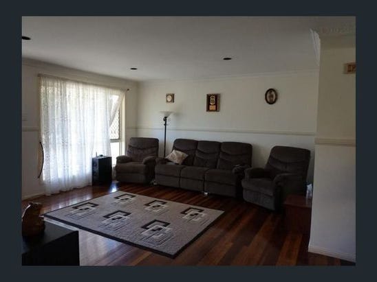 Family Home with Pool 15