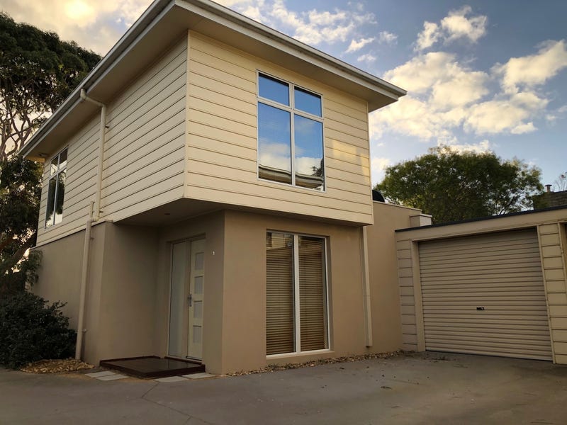 Modern 2 Storey Townhouse, walk 2