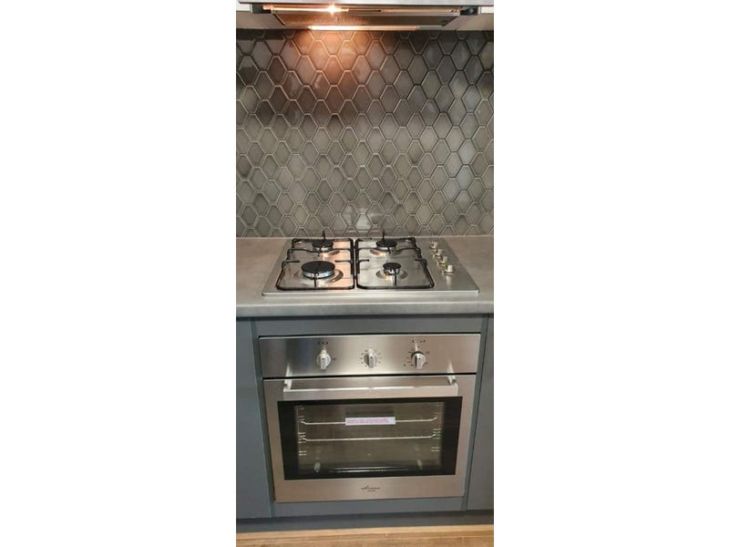 Cosmopolitan Living at the Bay 24