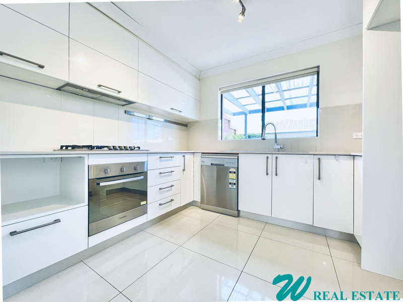 Double-Storey Townhouse Only Minutes Walk 2