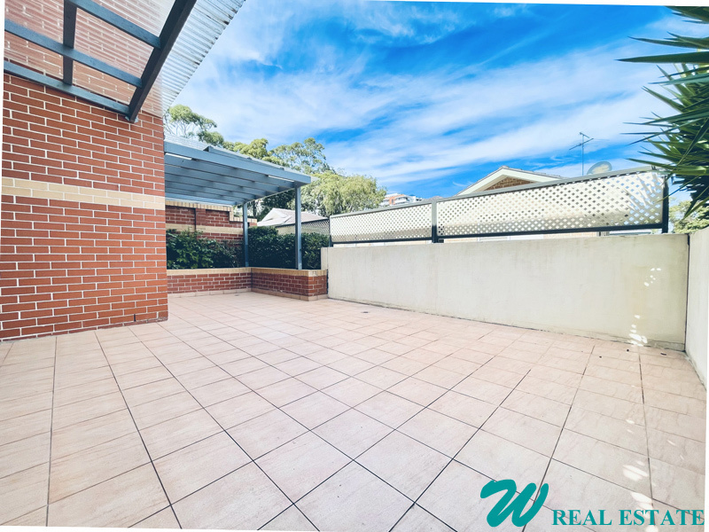 Double-Storey Townhouse Only Minutes Walk 6