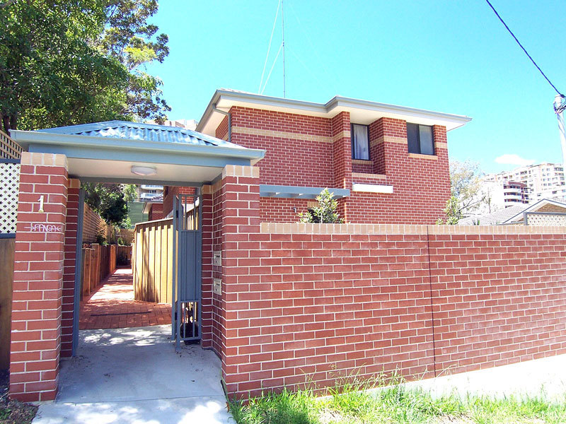Double-Storey Townhouse Only Minutes Walk 9