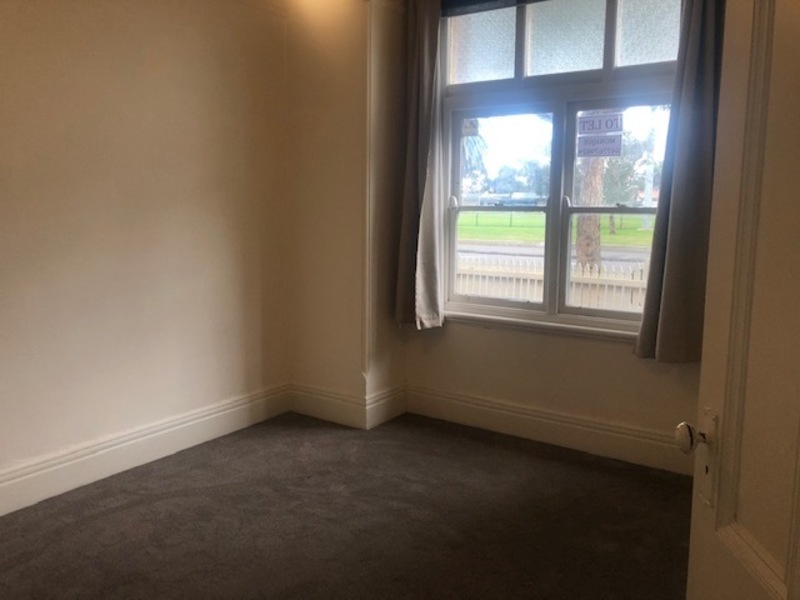 Stunning 3 Bedroom House in 6