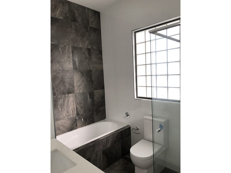 BRAND NEW CLOSE TO BEACH 6