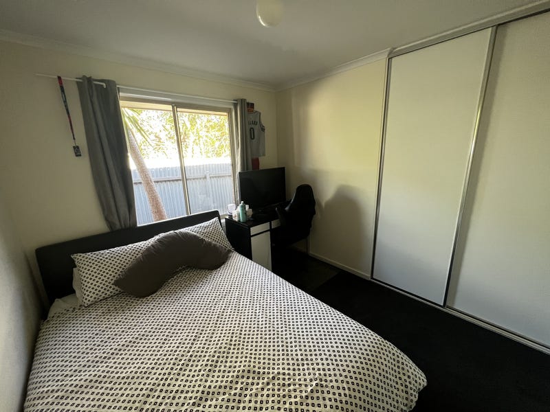 Spacious 4 Bedroom Family Home 8