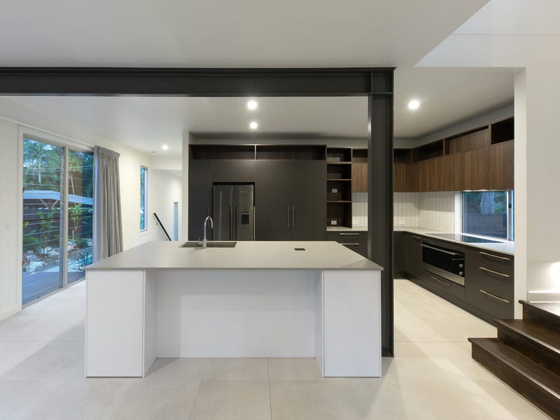 Architectural 4 bedroom near new 3