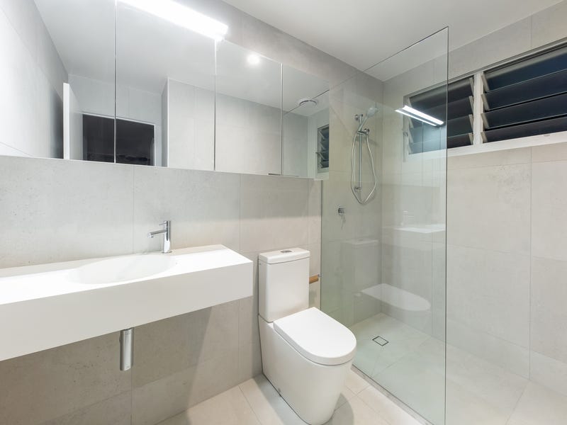 Architectural 4 bedroom near new 6